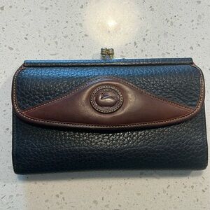 Dooney & Bourke wallet